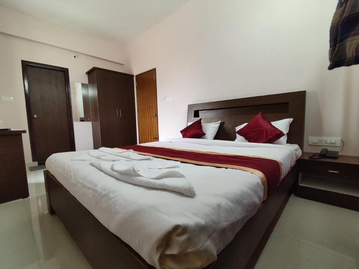 Hotel Royal Suites 班加罗尔 外观 照片
